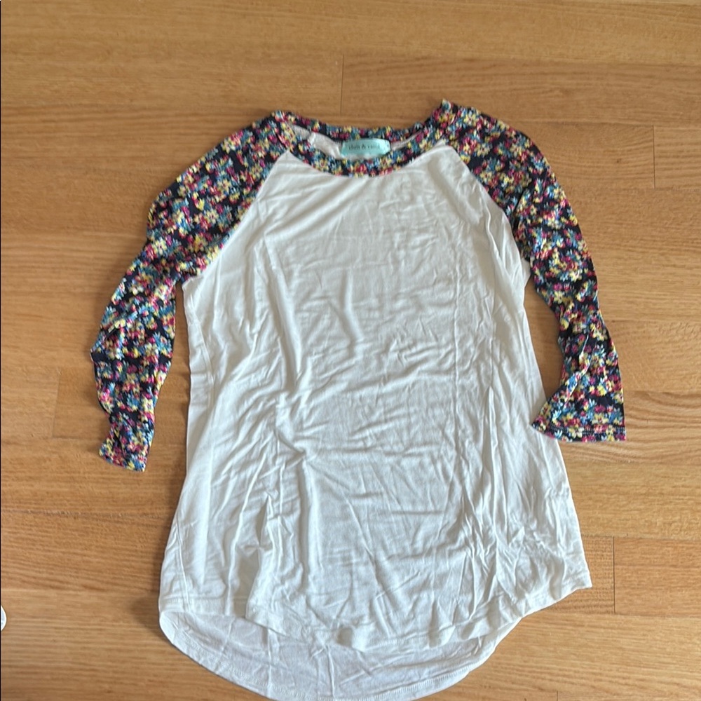 Chris & Carol Relaxed Raglan 3/4 Sleeve Tee in White and Purple